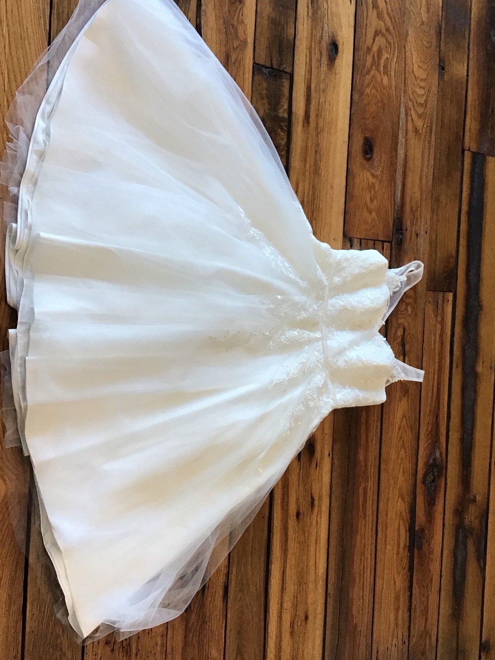 Vintage Azazie Tea Length Bridal Lace Appliqué Sheer Sleeves Voluminous Skirt 14